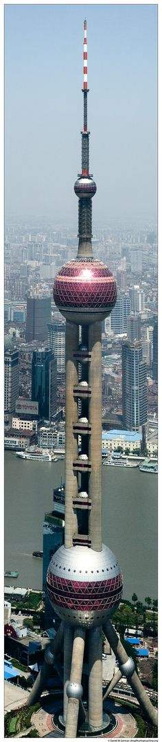 Oriental Pearl Tower, Projekt: Jiang Huan Chen, Lin Benlin, Zhang Xiulin, Szanghaj