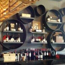 Nowe, nowoczesne środowisko pracy w PaniDyrektor.pl - innowacyjne rozwiązania i kreatywna atmosfera dla optymalnych rezultatów.