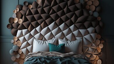 Nowoczesne wygodne łóżko z unikalnym, artystycznym zagłówkiem z dekoracyjnych elementów 3D w stylu premium, idealne do sypialni glamour lub luksusowej sypialni.