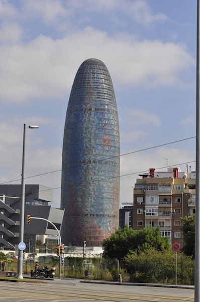 torre_agbar_wieżowiec_nowoczesny_hiszpania_barcelona_wspolczesna_architektura-w_mieście_17