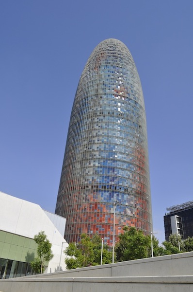 torre_agbar_wieżowiec_nowoczesny_hiszpania_barcelona_wspolczesna_architektura-w_mieście_21