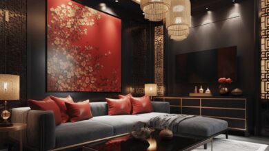 Nowoczesny luksusowy salon w stylu orientalnym z ciemnymi panelami, czerwonym akcentem i eleganckim oświetleniem, idealny do relaksu i spotkań.