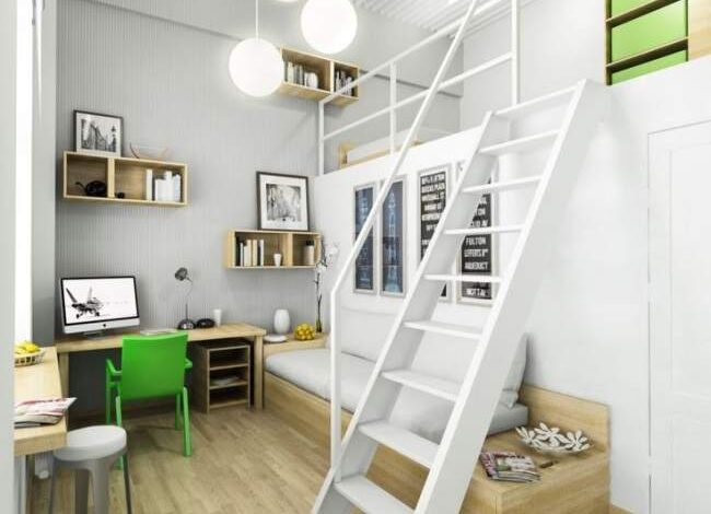 Nowa przestrzeń do pracy i nauki w funkcjonalnym, nowoczesnym wnętrzu z białą drabinką i stylowymi półkami. Optymalny design dla domowego biura i kreatywności.