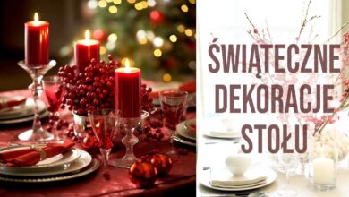 Czerwone świąteczne świece, dekoracje na stole z czerwonymi owocami i stylowe nakrycie na Boże Narodzenie. Na zdjęciu wyjątkowa okazja do dekoracji stołu na święta.