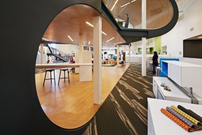 nowoczesne biuro kreatywna przestrzeń biurowa inspiracje pomysły realizacja kreatywne biuro nowoczesne 34