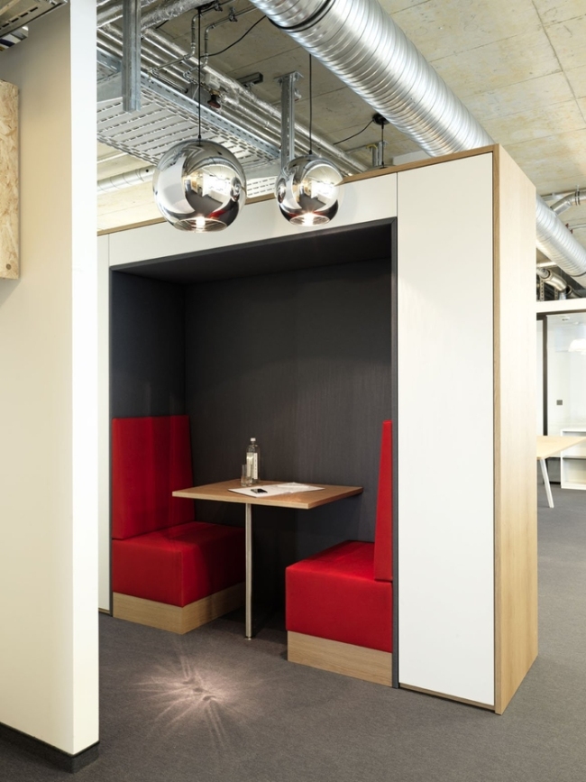 modne wnętrze biurowe design inspiracje nowoczesne projektowanie wnętrz nowoczesne biuro biura wielkich korporacji 07