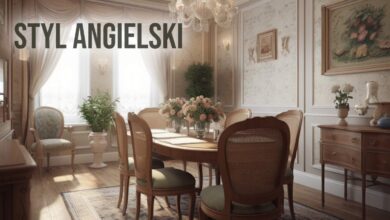 Elegancki angielski salon w klasycznym stylu z pięknymi kwiatami na stole, żyrandolem, zasłonami i rustykalnym meblami. Idealne miejsce do spotkań i relaksu w klimacie angielskiej tradycji.