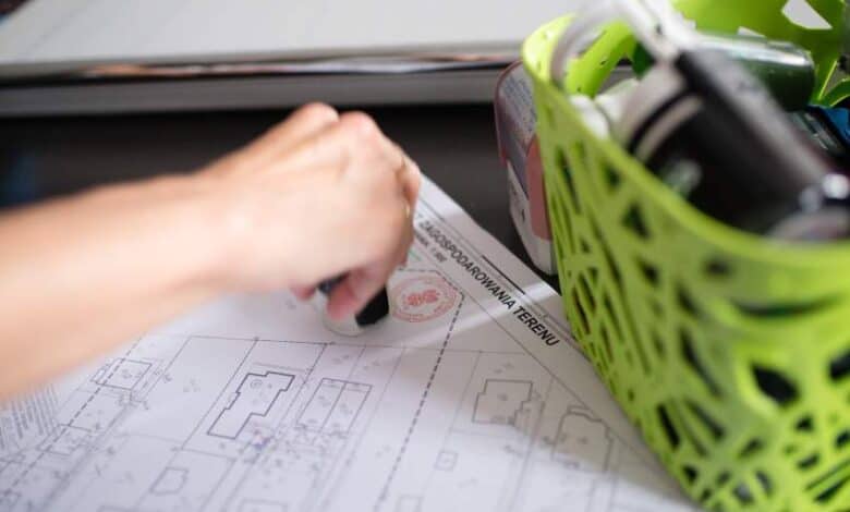 Projekt architektoniczny i planowanie terenu - specjalistyczne usługi dla optymalnych rozwiązań budowlanych i inwestycyjnych. Krok w stronę efektywnego zagospodarowania przestrzeni.
