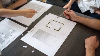 Projekty architektoniczne i plany budynków na spotkaniu firmy PaniDyrektor.pl.